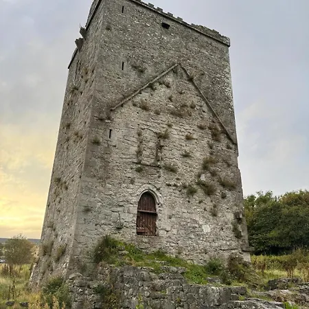 House With Castle View Homestay